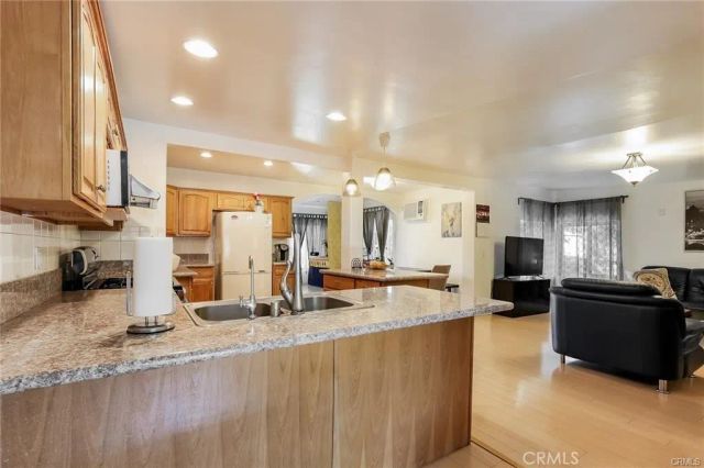 2010 Park Rose, Duarte, CA 91010