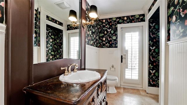 8213 MIDNIGHT PASS ROAD, Sarasota, FL 34242