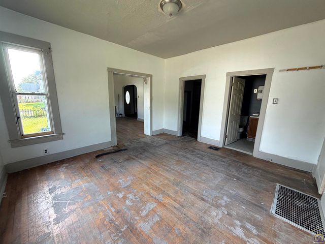 1501 SW Van Buren ST, Topeka, KS 66612