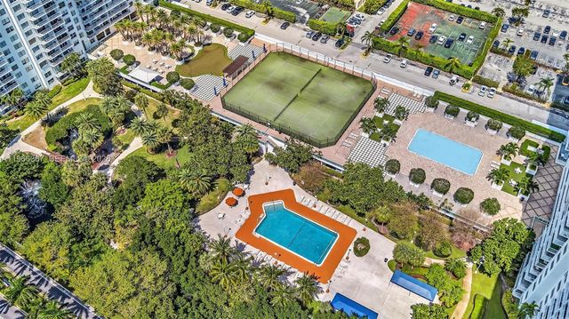 2801 NE 183rd St 1703W, Aventura, FL 33160