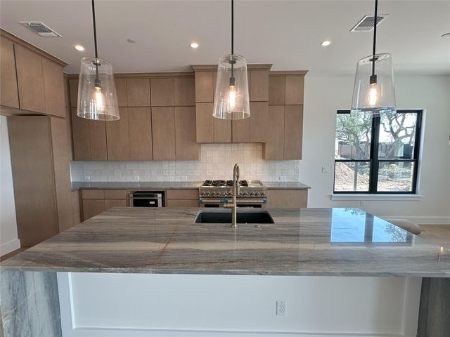 5903 Moondust LN, Austin, TX 78730