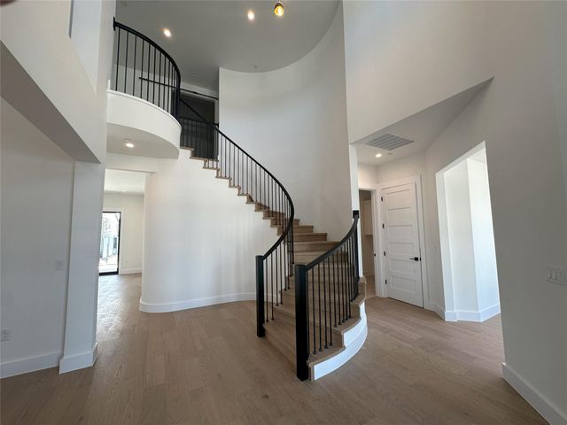 5903 Moondust LN, Austin, TX 78730