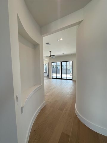5903 Moondust LN, Austin, TX 78730