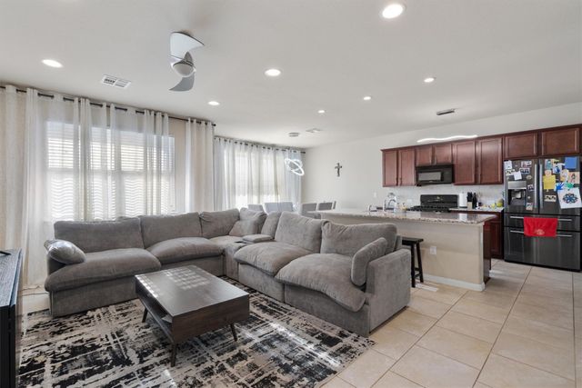 417 Epiphany LN, Pflugerville, TX 78660