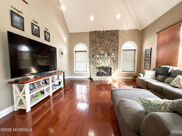 4 Marissa Drive, New Egypt, NJ 08533