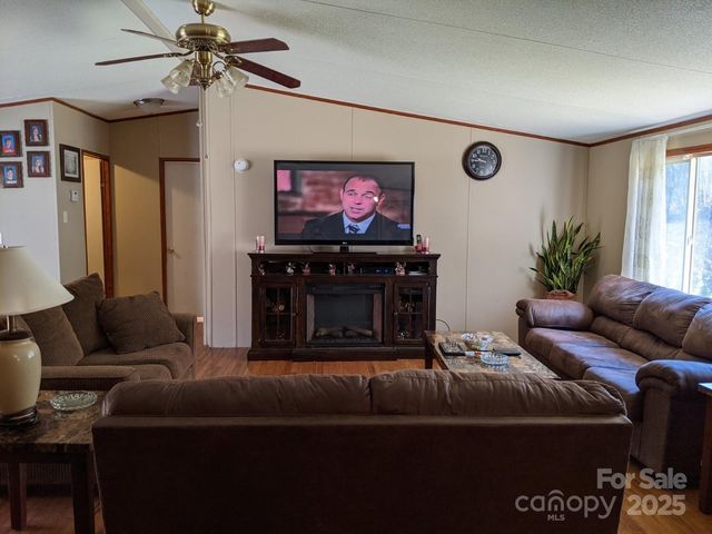 196 Mckinney Road, Weaverville, NC 28787