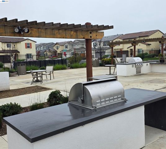 5390 Shenandoah Valley Ln, Antioch, CA 94531