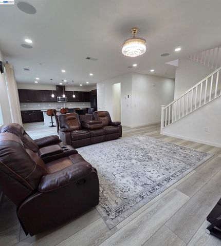 5390 Shenandoah Valley Ln, Antioch, CA 94531
