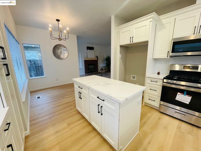 2117 Mark Twain Dr, Antioch, CA 94531