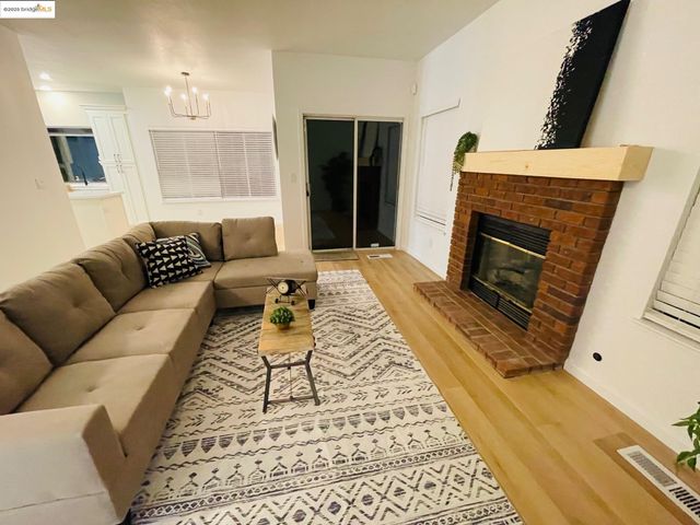 2117 Mark Twain Dr, Antioch, CA 94531