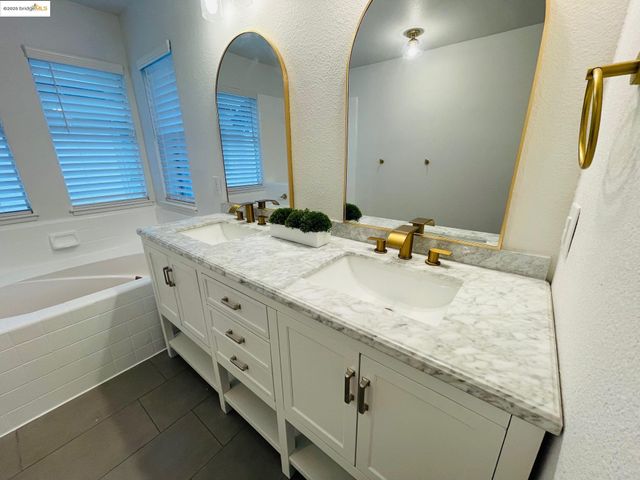 2117 Mark Twain Dr, Antioch, CA 94531