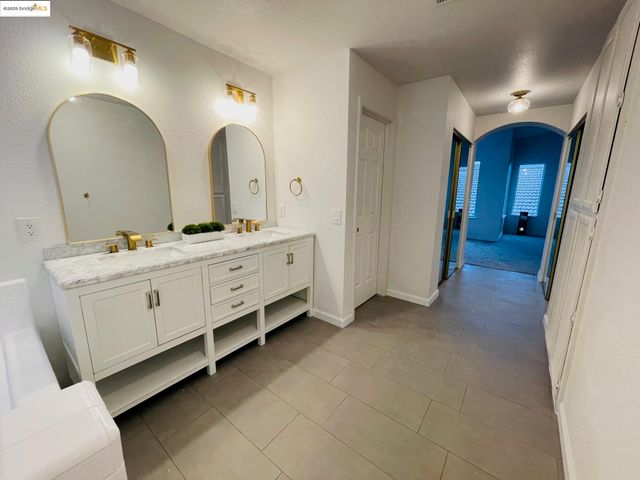 2117 Mark Twain Dr, Antioch, CA 94531