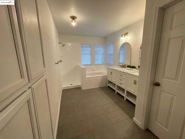 2117 Mark Twain Dr, Antioch, CA 94531