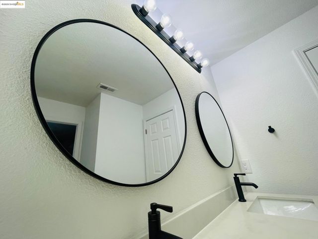 2117 Mark Twain Dr, Antioch, CA 94531