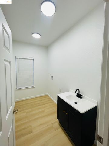 2117 Mark Twain Dr, Antioch, CA 94531