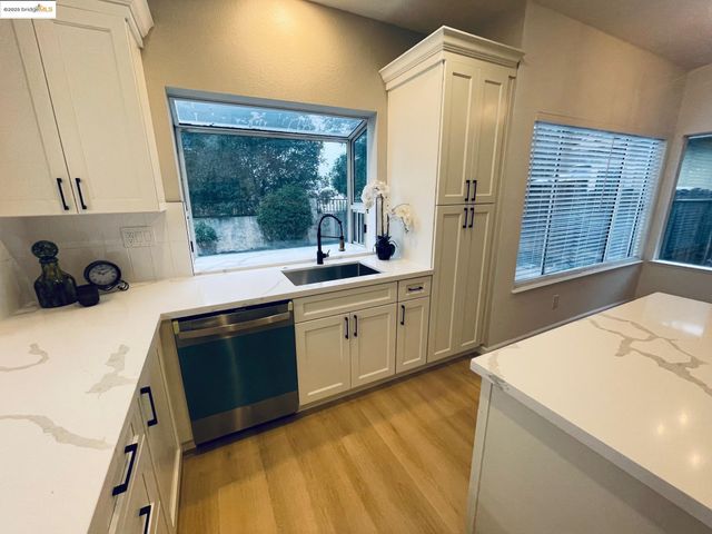 2117 Mark Twain Dr, Antioch, CA 94531