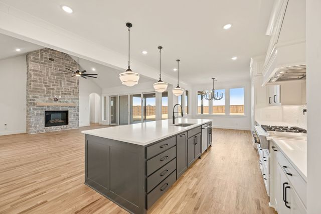 404 Broadmoor Drive, Haslet, TX 76052