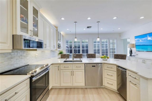 3710 Rachel LN, Naples, FL 34103