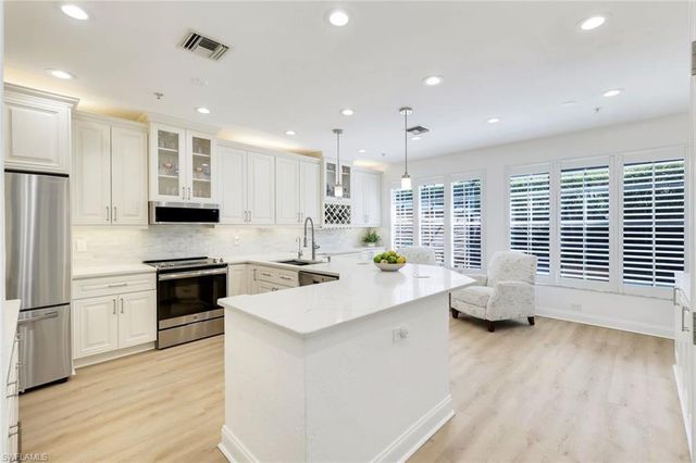 3710 Rachel LN, Naples, FL 34103