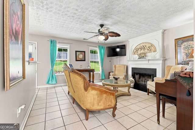 12198 Crestwood Court, Fayetteville, GA 30215