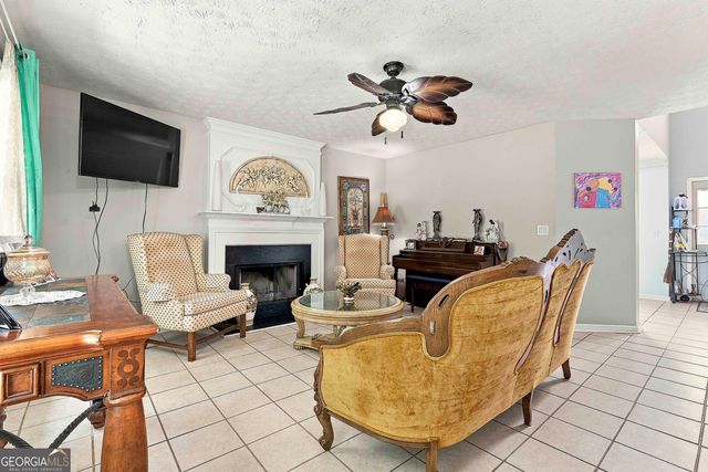 12198 Crestwood Court, Fayetteville, GA 30215