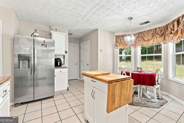 12198 Crestwood Court, Fayetteville, GA 30215