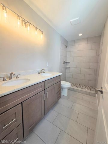 6227 Brook Stone Lane, Fenton Charter Township, MI 48451