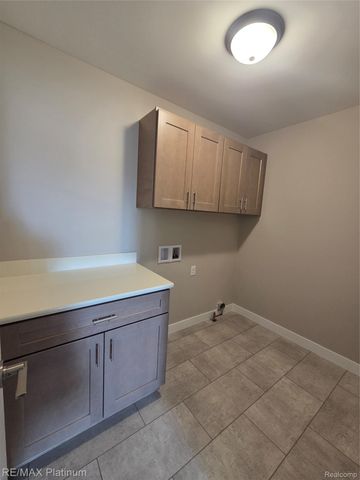 6227 Brook Stone Lane, Fenton Charter Township, MI 48451