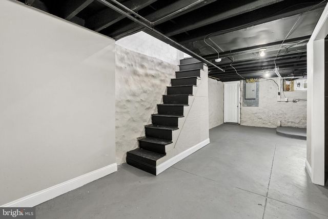 2552 S 68TH ST, Philadelphia, PA 19142