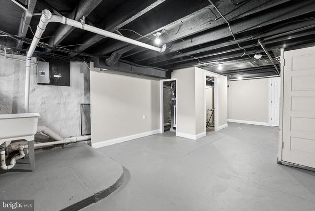 2552 S 68TH ST, Philadelphia, PA 19142