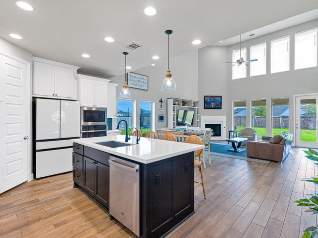 608 Malibu Pines Drive, Katy, TX 77493