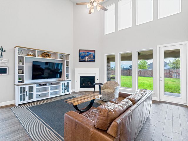 608 Malibu Pines Drive, Katy, TX 77493