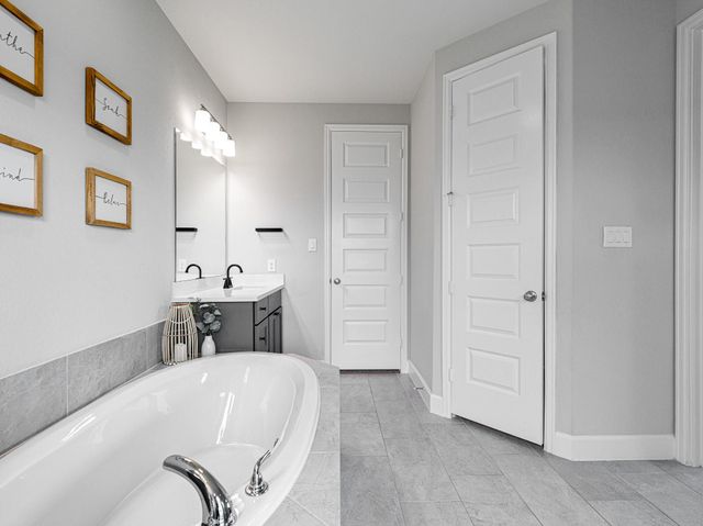 608 Malibu Pines Drive, Katy, TX 77493