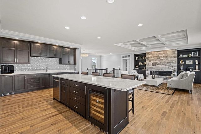 2685 CREEKWOOD CIRCLE, Green Bay, WI 54311