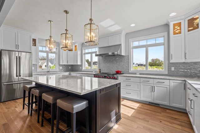 2685 CREEKWOOD CIRCLE, Green Bay, WI 54311