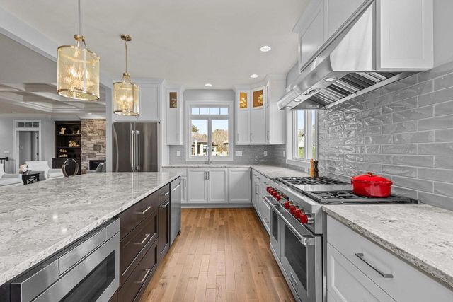 2685 CREEKWOOD CIRCLE, Green Bay, WI 54311