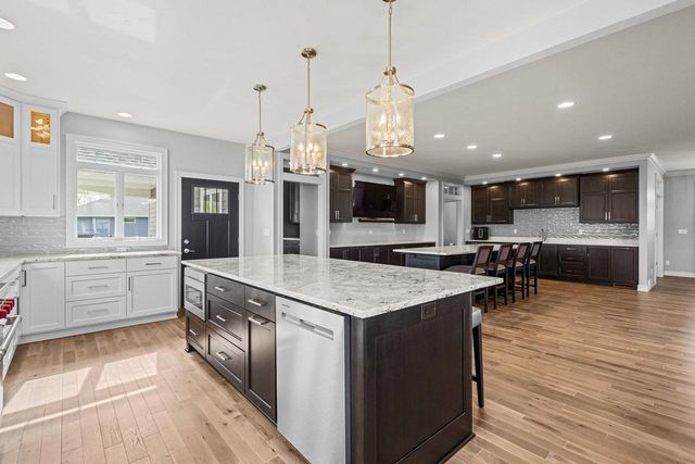 2685 CREEKWOOD CIRCLE, Green Bay, WI 54311