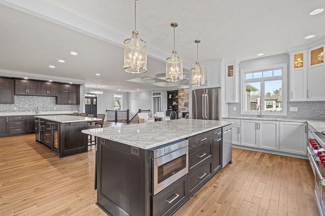2685 CREEKWOOD CIRCLE, Green Bay, WI 54311