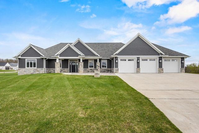 2685 CREEKWOOD CIRCLE, Green Bay, WI 54311
