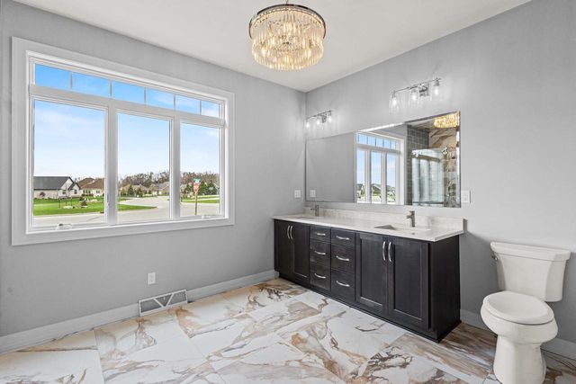 2685 CREEKWOOD CIRCLE, Green Bay, WI 54311