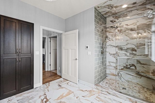 2685 CREEKWOOD CIRCLE, Green Bay, WI 54311