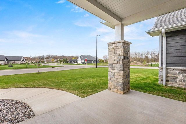 2685 CREEKWOOD CIRCLE, Green Bay, WI 54311