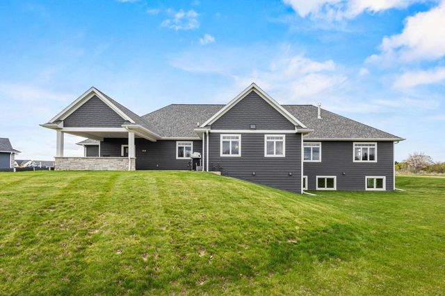 2685 CREEKWOOD CIRCLE, Green Bay, WI 54311
