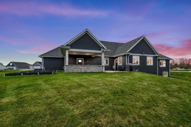 2685 CREEKWOOD CIRCLE, Green Bay, WI 54311