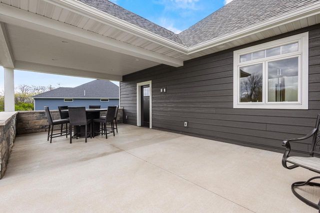 2685 CREEKWOOD CIRCLE, Green Bay, WI 54311