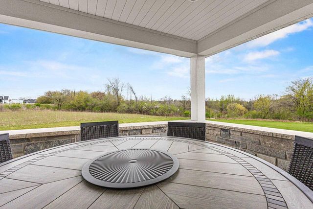 2685 CREEKWOOD CIRCLE, Green Bay, WI 54311