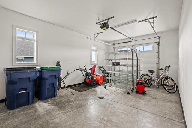 2685 CREEKWOOD CIRCLE, Green Bay, WI 54311