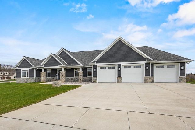 2685 CREEKWOOD CIRCLE, Green Bay, WI 54311