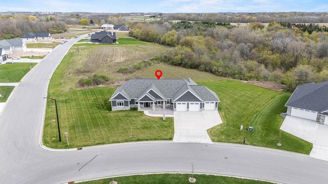2685 CREEKWOOD CIRCLE, Green Bay, WI 54311