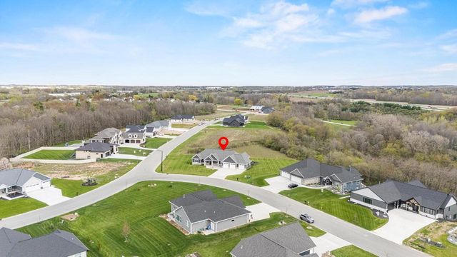 2685 CREEKWOOD CIRCLE, Green Bay, WI 54311
